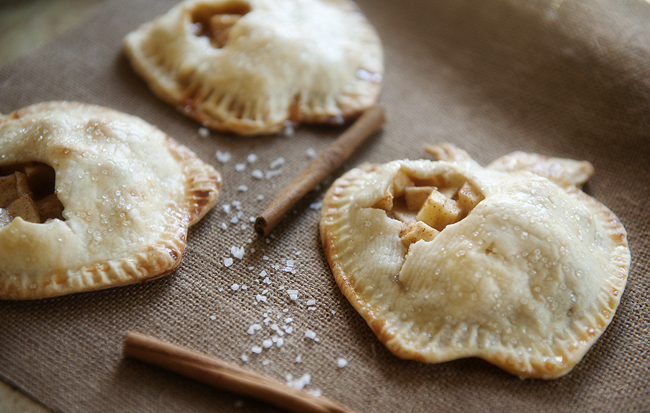 How to Make Mini Apple Pies for Fall - Make and Takes