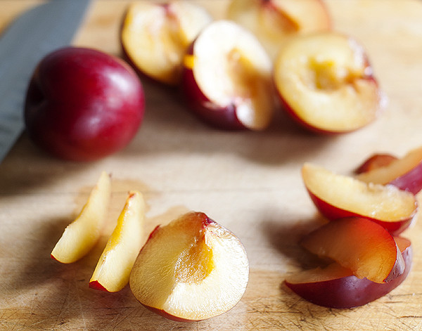 Easy Plum Cake