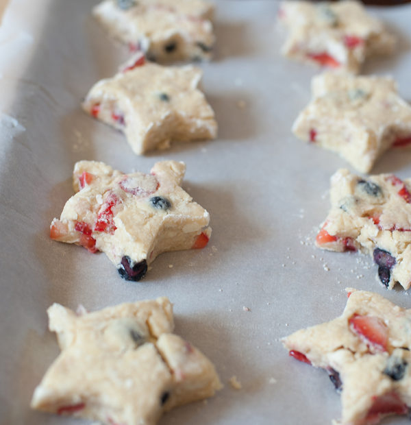 blueberry_strawberry_scones_2