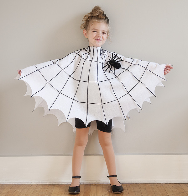 easy diy spider and spider web costumes | pretty plain janes
